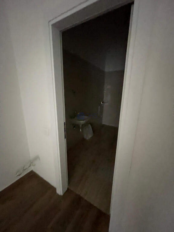 Jepet me qera apatament (banim ose biznes) 2+1+2 tek Farmacia 10 (Kompleksi Arlis)
