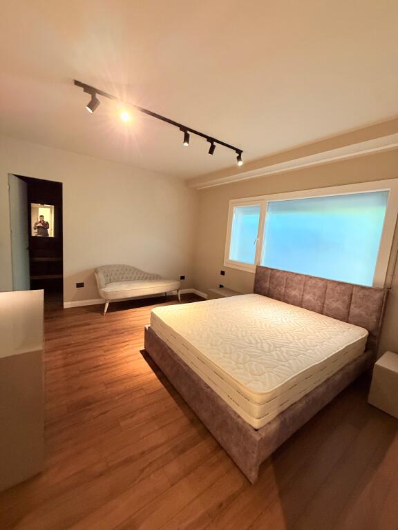 APARTAMENT 3+1 PER SHITJE TE REZIDENCA LONG HILL