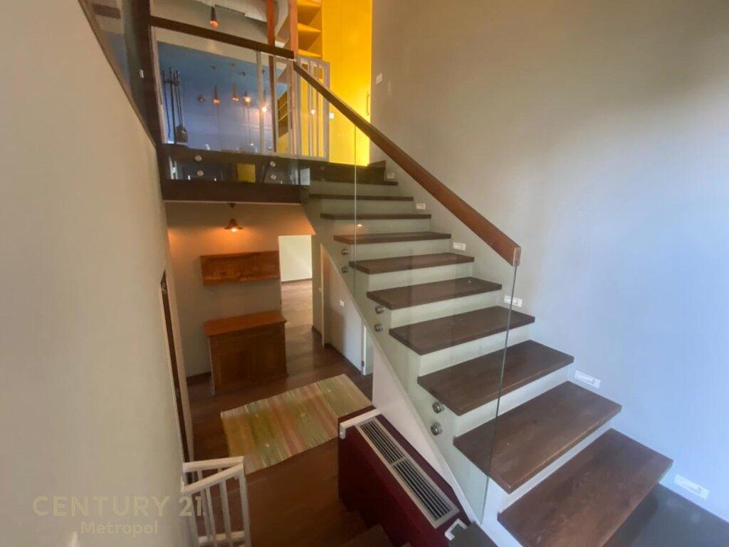 🏡 Villa indipendente con giardino in affitto – Long Hill Residence