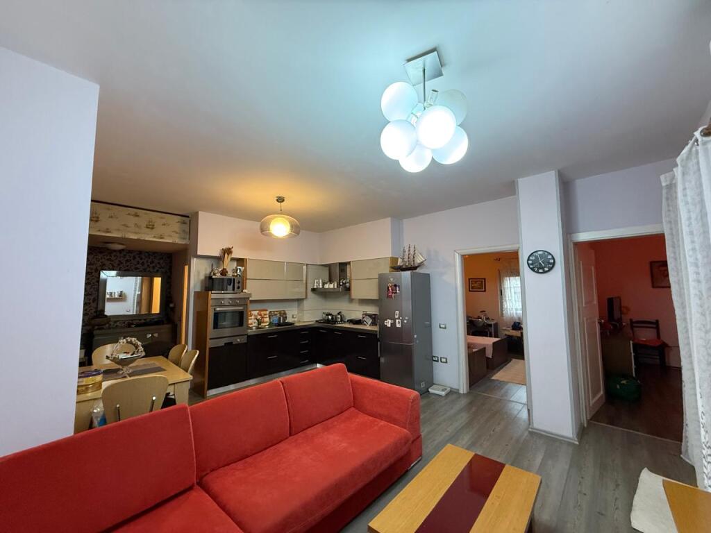 FRESK, SHITET APARTAMENT 2+1