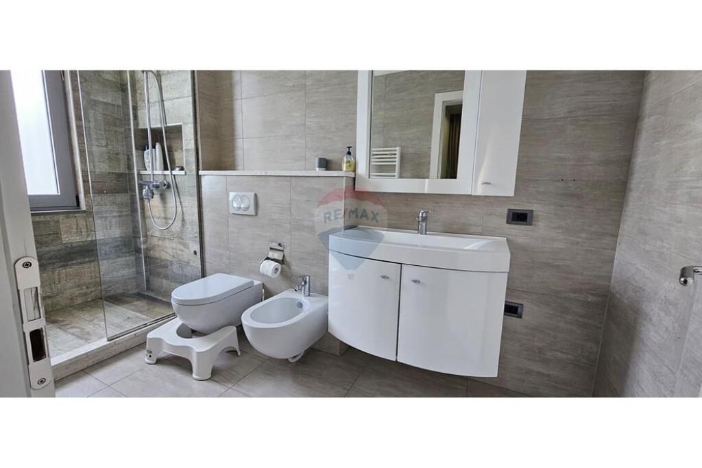 Villa for rent at the Tirana Lake!