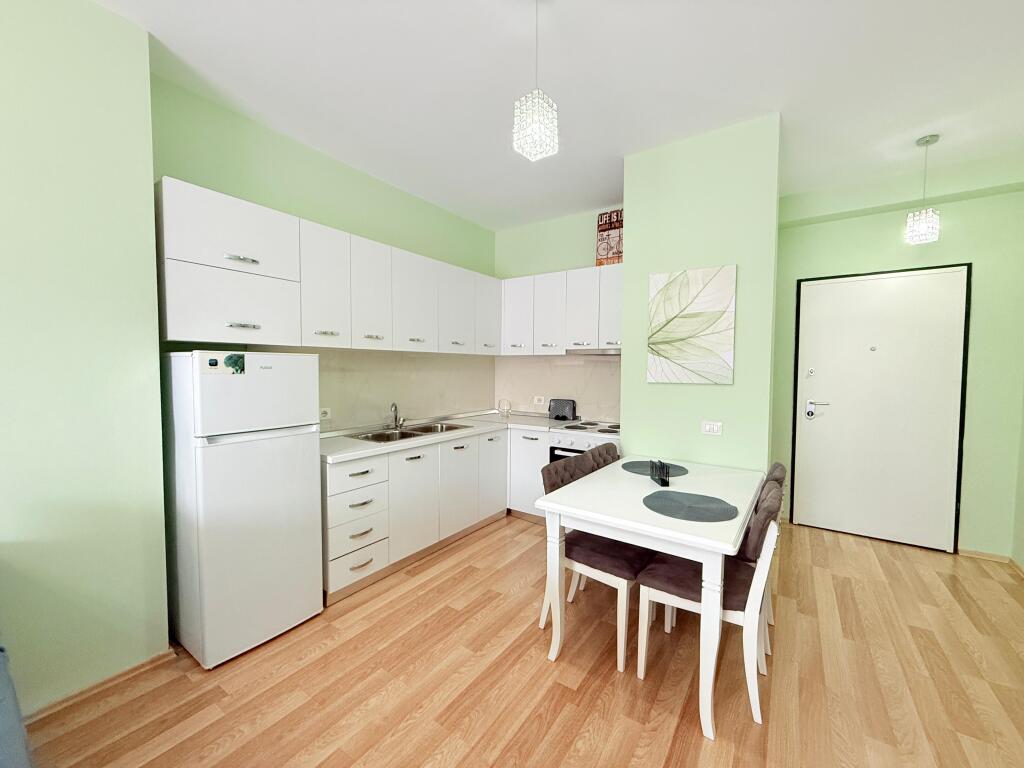Apartament 1+1 me qira tek Toptani!