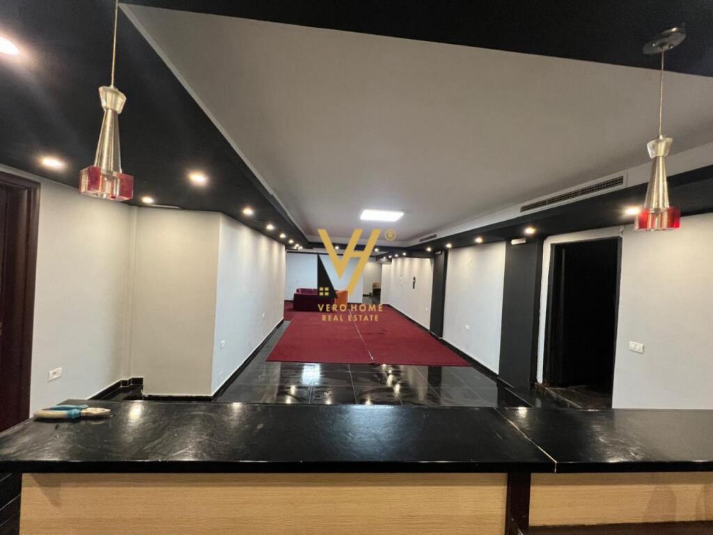 JEPET AMBIENT BIZNESI 150 M2 ME QERA 5 MAJI 800 EURO