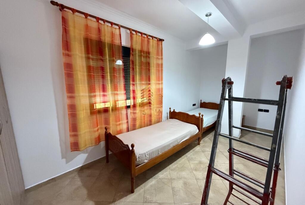 Rent, Private Entrance, 2+1, Dibra Street, United School, 400 Euro/Month