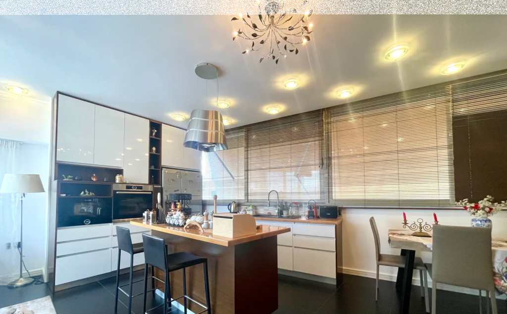 Jepet me QIRA duplex 2+1 tek Qendra "Kristal"- Komuna e Parisit