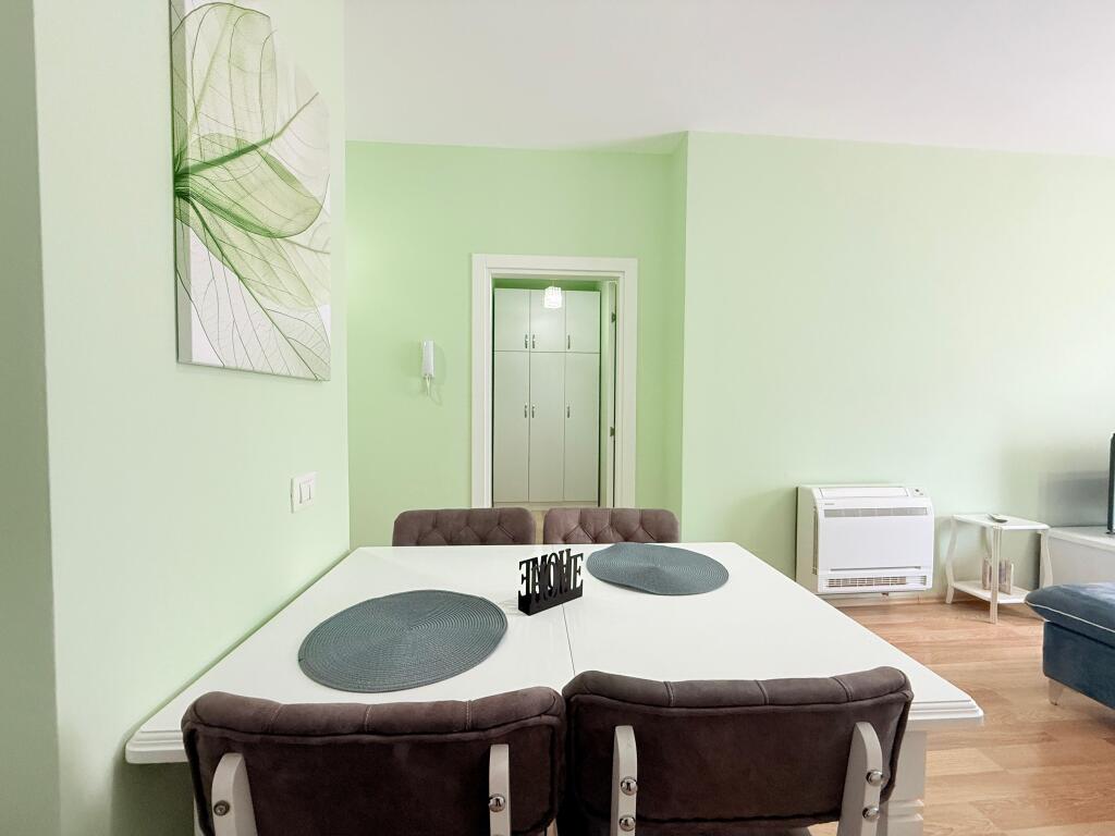 Apartament 1+1 me qira tek Toptani!