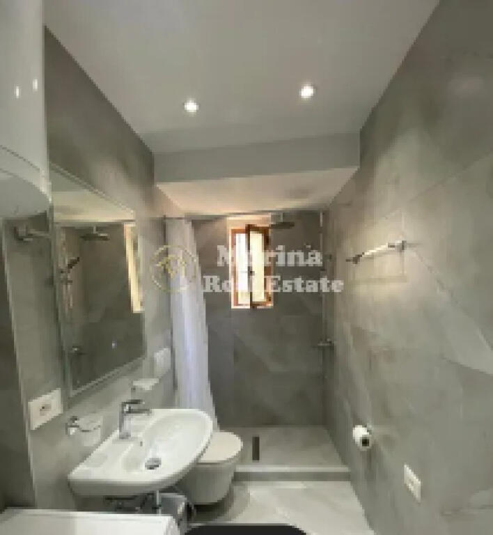 Appartamento 2+1, Via Mine Peza, 700 Euro/mese.