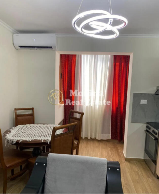 Appartamento 2+1, Via Mine Peza, 700 Euro/mese.