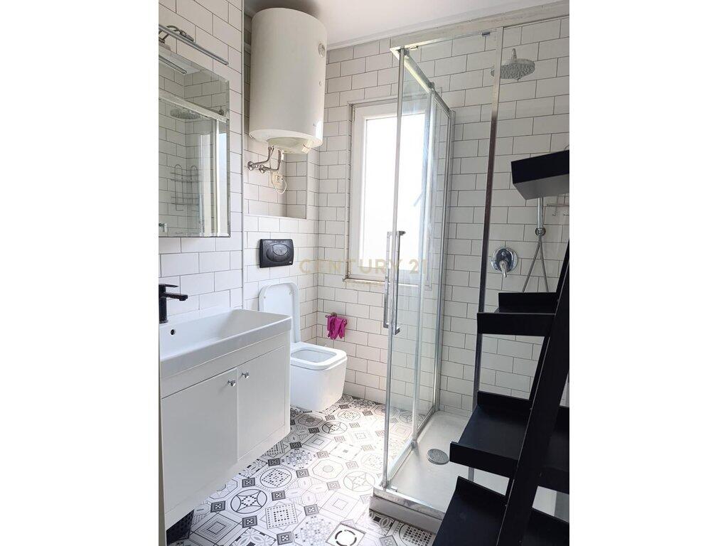 We rent a 1+1 apartment on Zogu i Parë Boulevard