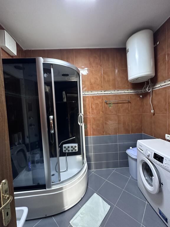 Jepet Me Qera Apartament 1+1+2 Ballkone