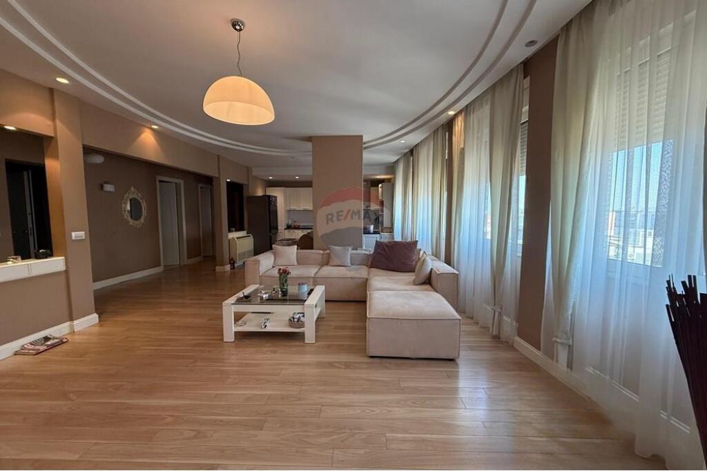Apartament 3+1+Verande per shitje Kop Zoologjik!
