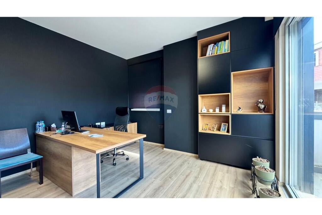 Shitet Apartament 3+1+2 me Verandë, Afer qendres