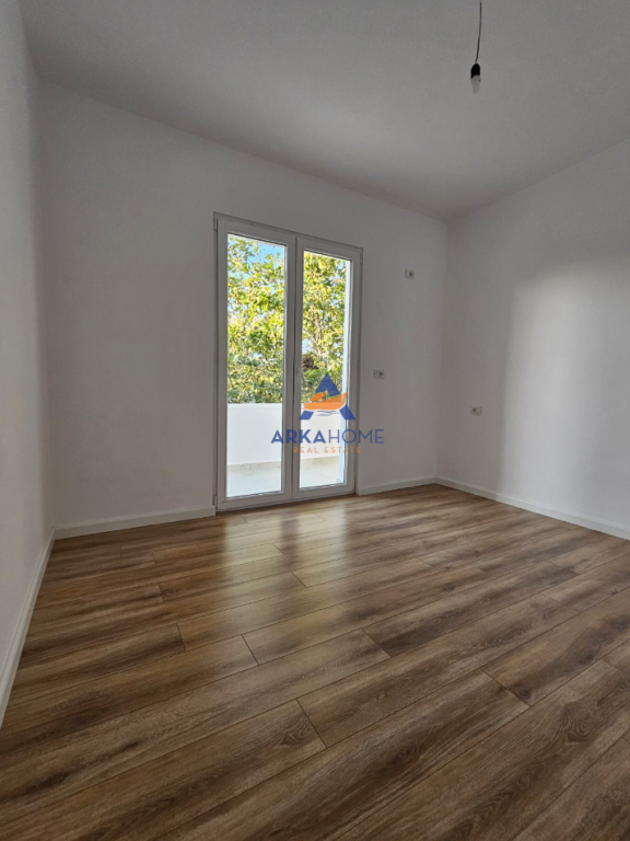 SHITET APARTAMENT 2+1+BALLKON "TE RRUGA E KAVAJES" 173.000 EURO.