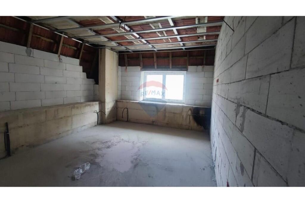 Apartment 2+1 for sale at Lake Land Residence