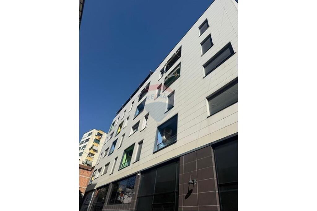 Shitet Apartament 2+1 në Qendër të Tiranës!