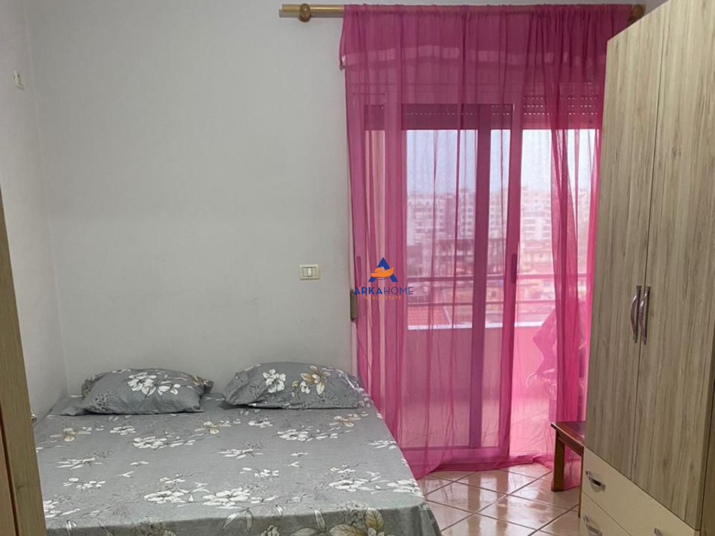 APARTMENT FOR SALE 95.5 M2+60M2 VERANDA "TE UNAZA E RE" 193,000 EURO