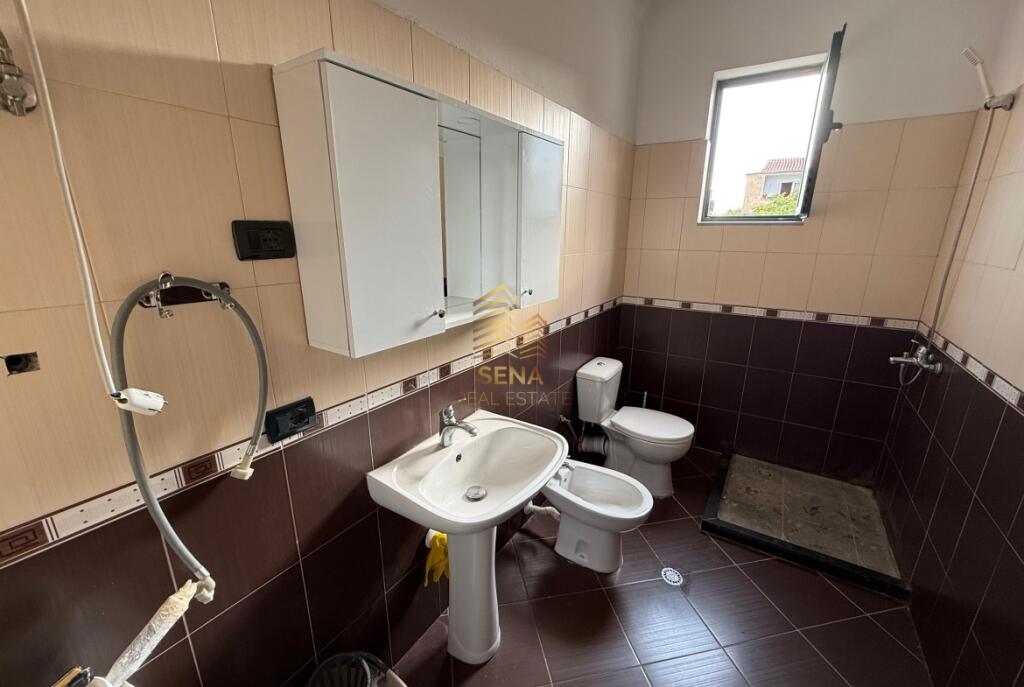 Rent, Private Entrance, 2+1, Dibra Street, United School, 400 Euro/Month