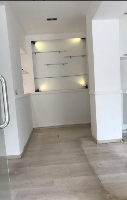 Shop for sale in block