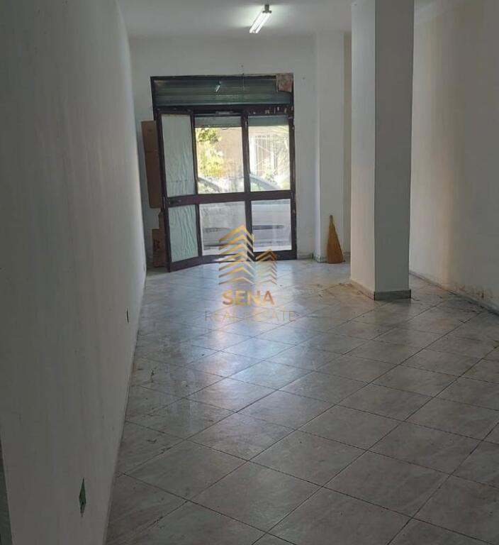Qira, Ambient Biznesi, Rruga e Barrikadave, 400 Euro/Muaj