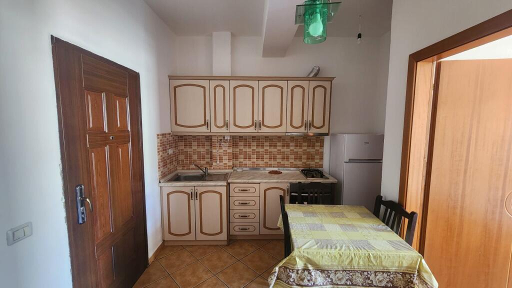 Shitet apartament ne Orikum