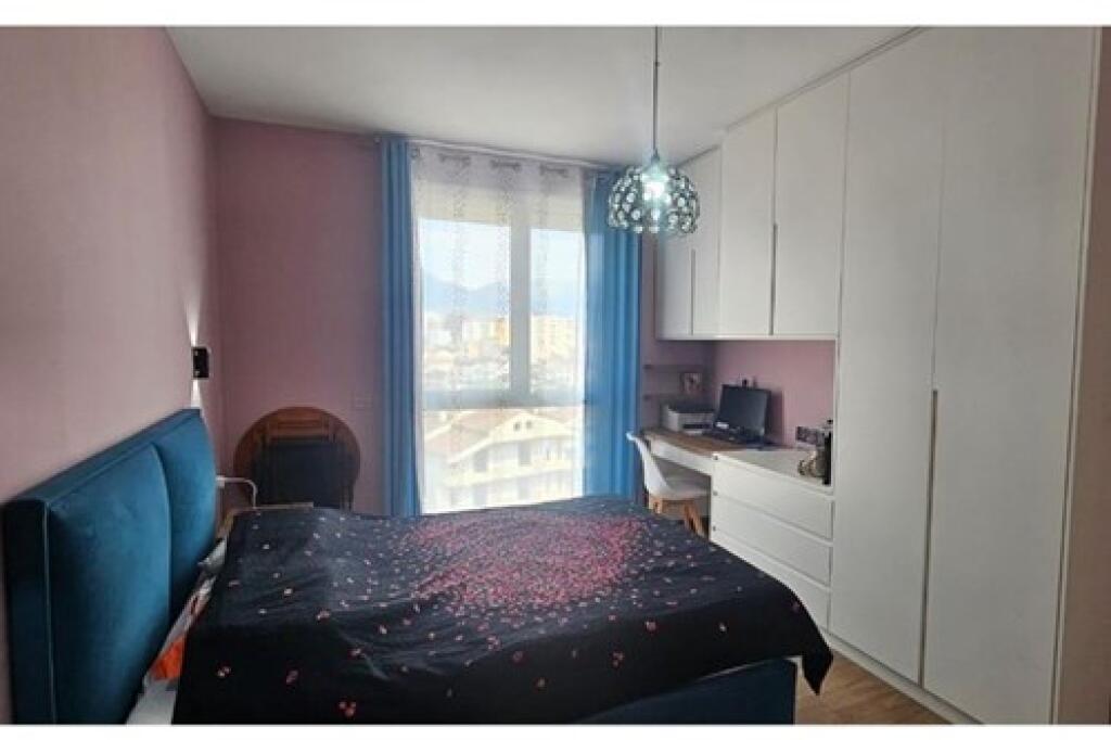 Tirane, apartment 2+1 for rent, 6th floor, 106 m² 700 € ID: 1001-164