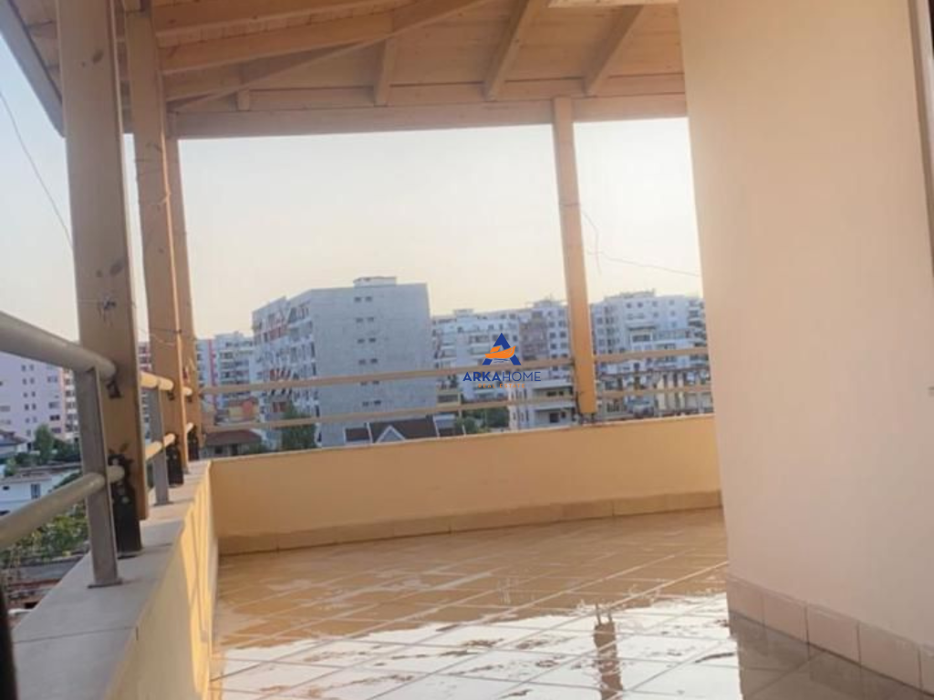 APARTMENT FOR SALE 95.5 M2+60M2 VERANDA "TE UNAZA E RE" 193,000 EURO