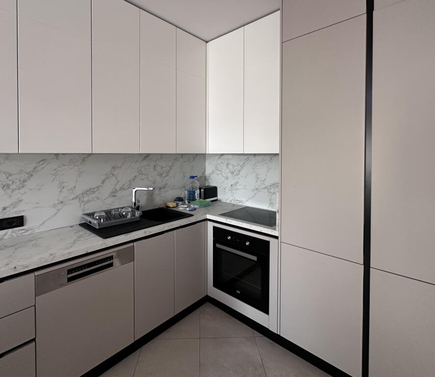 Jepet Me Qera Apartament 1+1+2 Ballkone