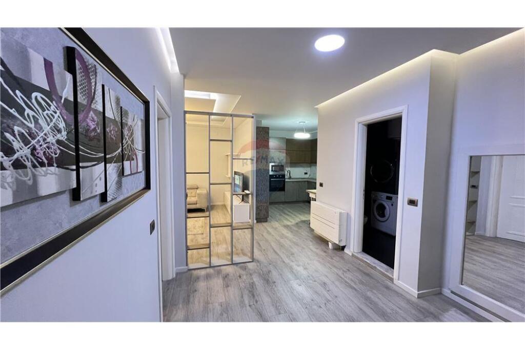 Apartment 2+1 at Elbasan Street!