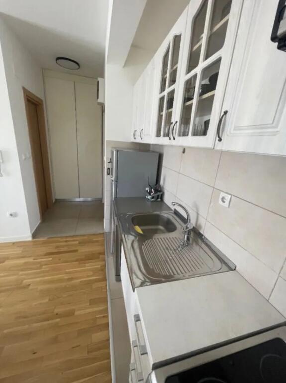 Apartament me qera 2+1 Tek Myslym Shyri (ID B220649) Tirane.