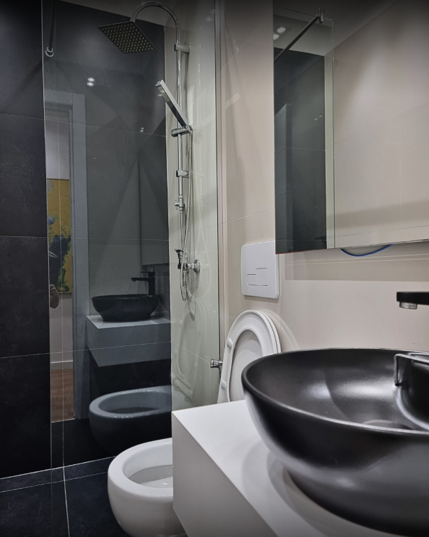 SUPER LOKACION – SUPER APARTAMENT 2+1 TEK GARDA!  📍 Shumë pranë Liqenit Artificial, Gardës &amp; Bllokut 🏙️ Pamje fantastike nga ballkoni 