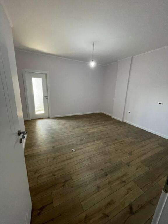 Tirane a Fresk, appartamento 2+1+Balcone Piano 4, 124 m² 124.000 €