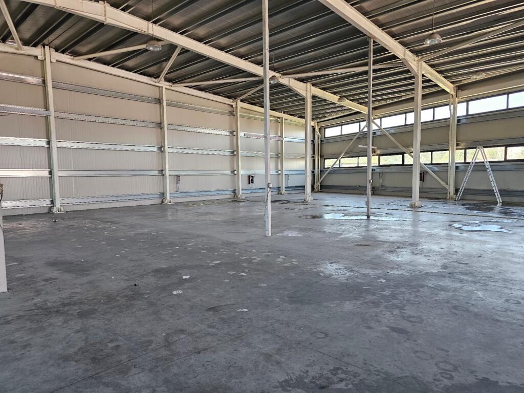 Magazzino in Affitto – Strada Secondaria Tirana-Durazzo