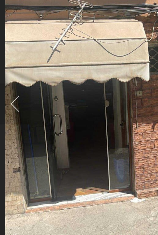 Shop for sale in block