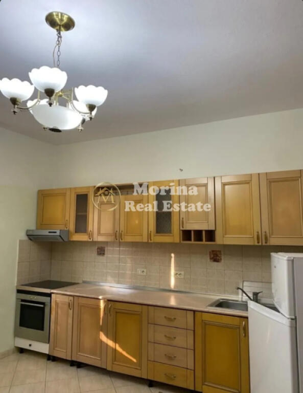 Ingresso privato 1+1, Jordan Misja, 350 Euro