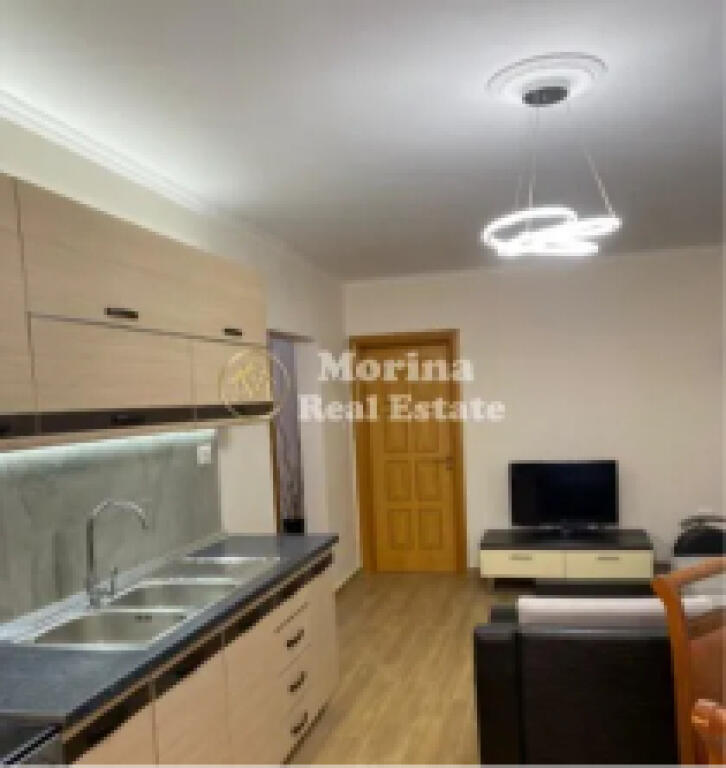 Appartamento 2+1, Via Mine Peza, 700 Euro/mese.