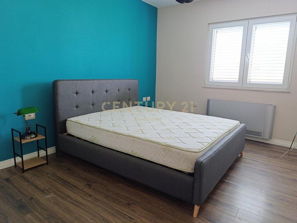 We rent a 1+1 apartment on Zogu i Parë Boulevard