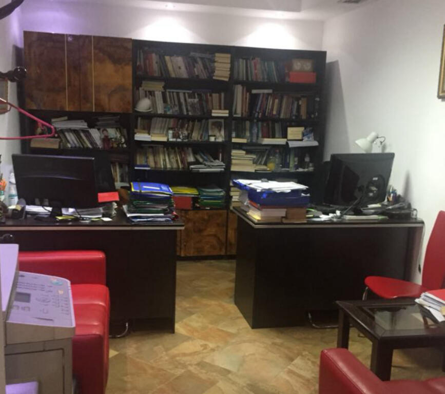 Shop for sale in block