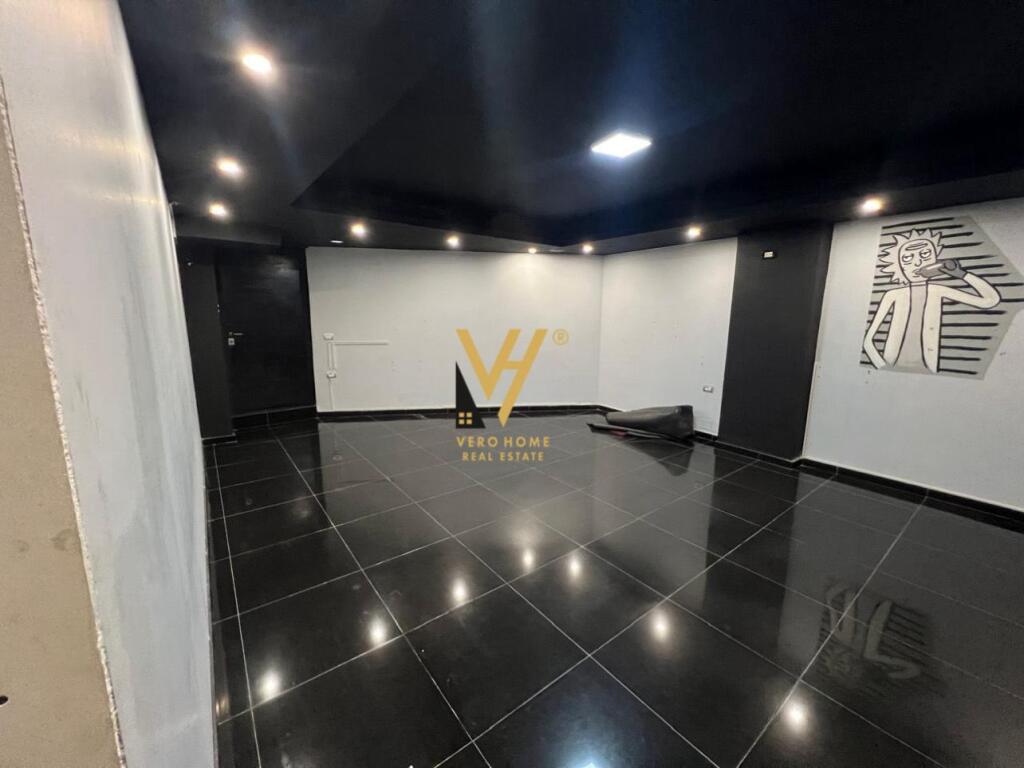 JEPET AMBIENT BIZNESI 150 M2 ME QERA 5 MAJI 800 EURO