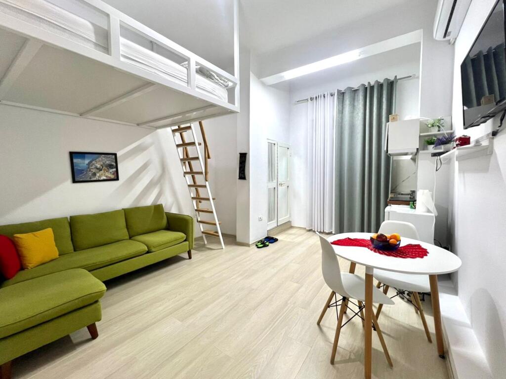 In Affitto: Studio +1 Balcone📍Piazza Wilson - Superficie 45m² - Posizione Fantastica -- (600Euro)
