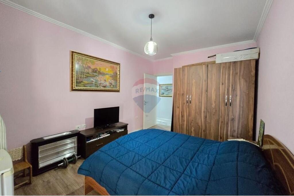 Apartament - Për Shitje - Rruga Sotir Caci, Fresk, Tiranë