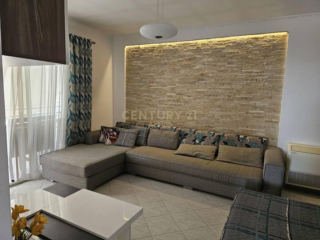 Apartment 2+1 for rent in Shkozë