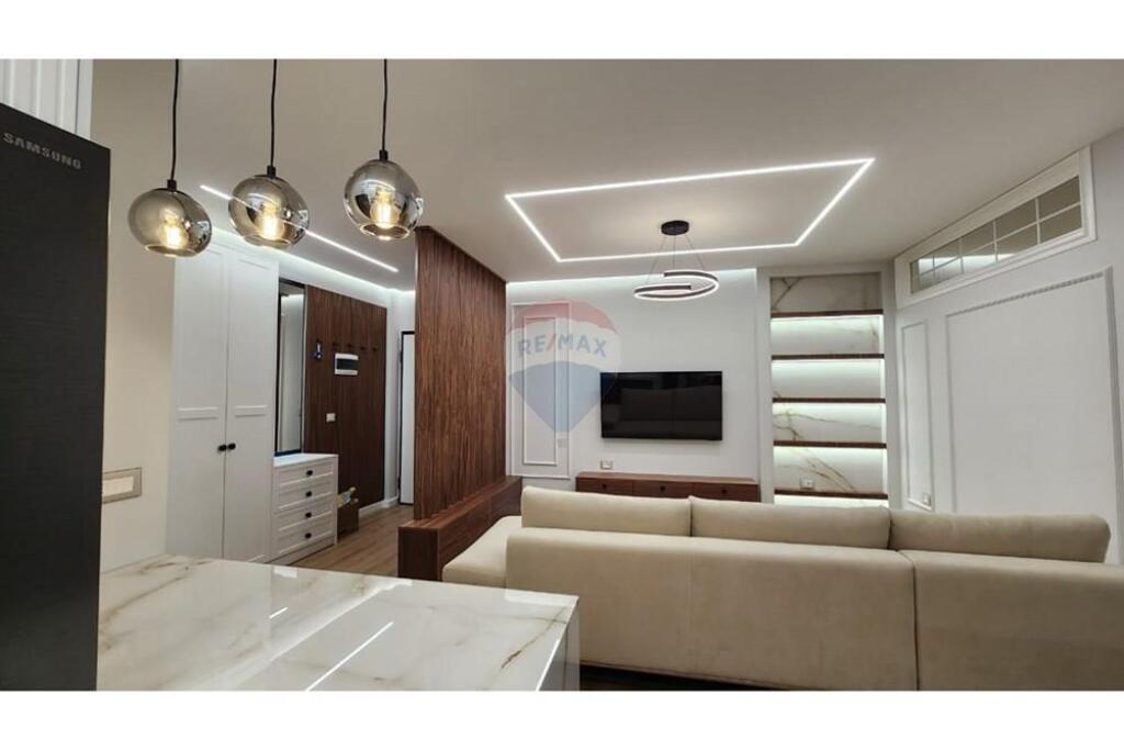 2+1 apartment for rent near Pazari i Ri in the center
