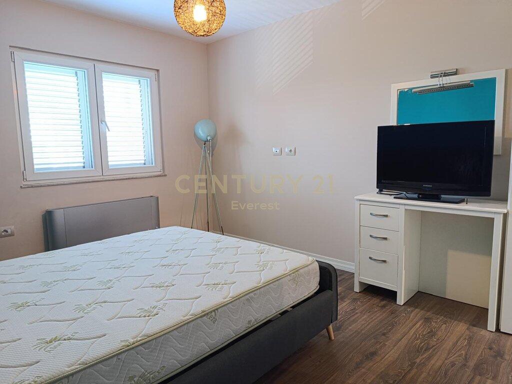 We rent a 1+1 apartment on Zogu i Parë Boulevard