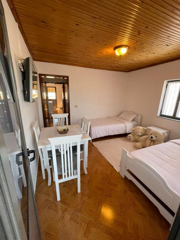 VILLA IN VENDITA 840 M2 STRADA DI DIBRA 1.500.000 EURO