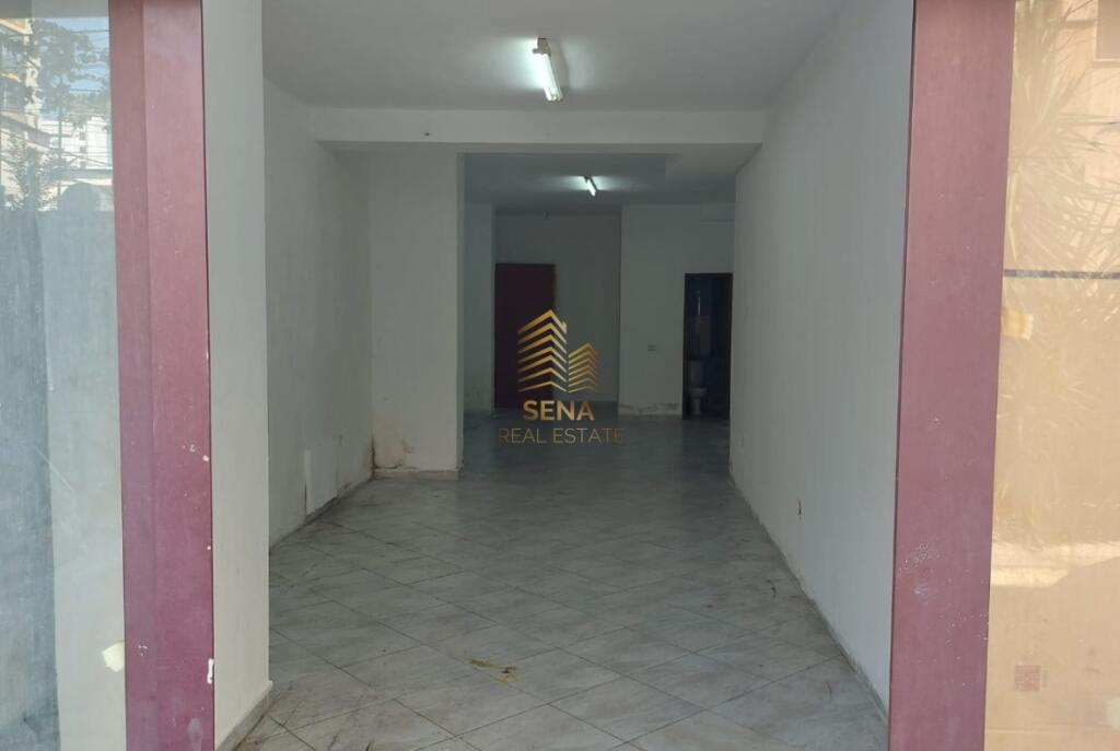 Qira, Ambient Biznesi, Rruga e Barrikadave, 400 Euro/Muaj