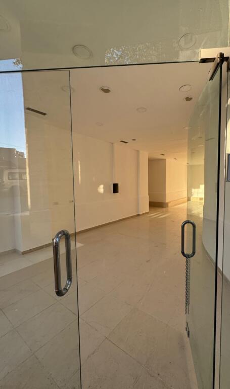 SHOP FOR RENT 105 M2 STUDENT CITY 80,000 LEKE