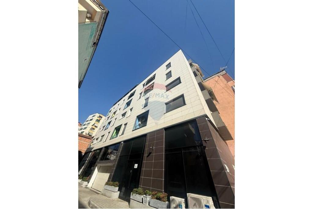 Shitet Apartament 2+1 në Qendër të Tiranës!