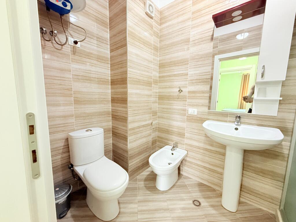 Apartament 1+1 me qira tek Toptani!