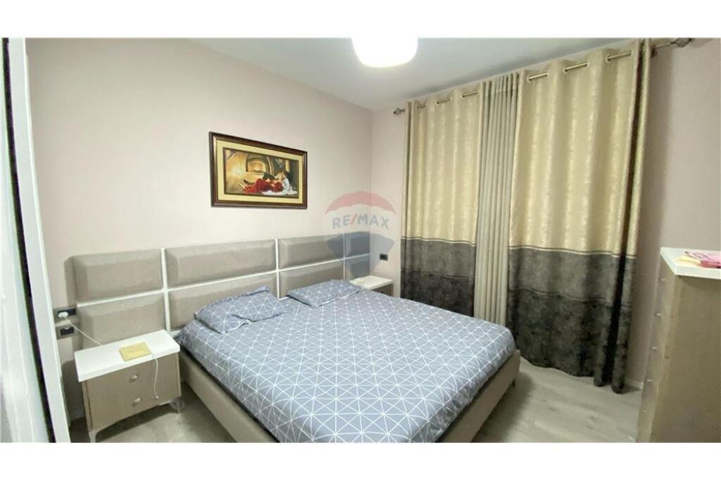 Apartment 2+1 at Elbasan Street!