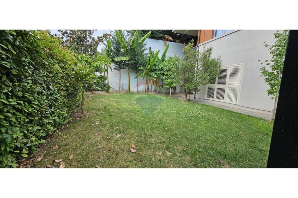 Villa for rent at the Tirana Lake!